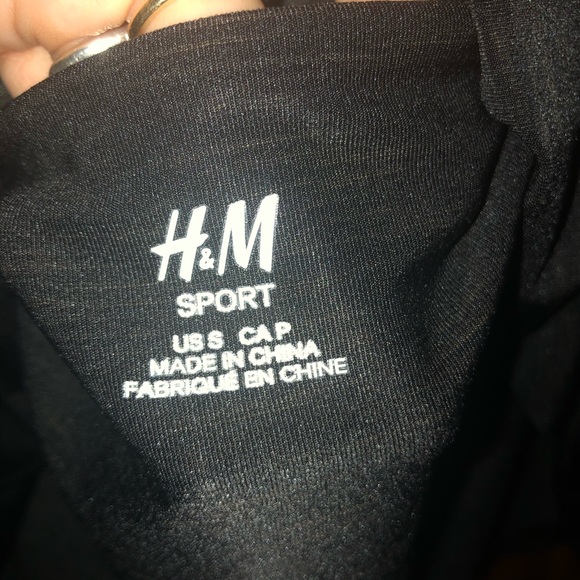NWOT H&M Workout Top w/ Built-in Sports Bra - Picture 2 of 6